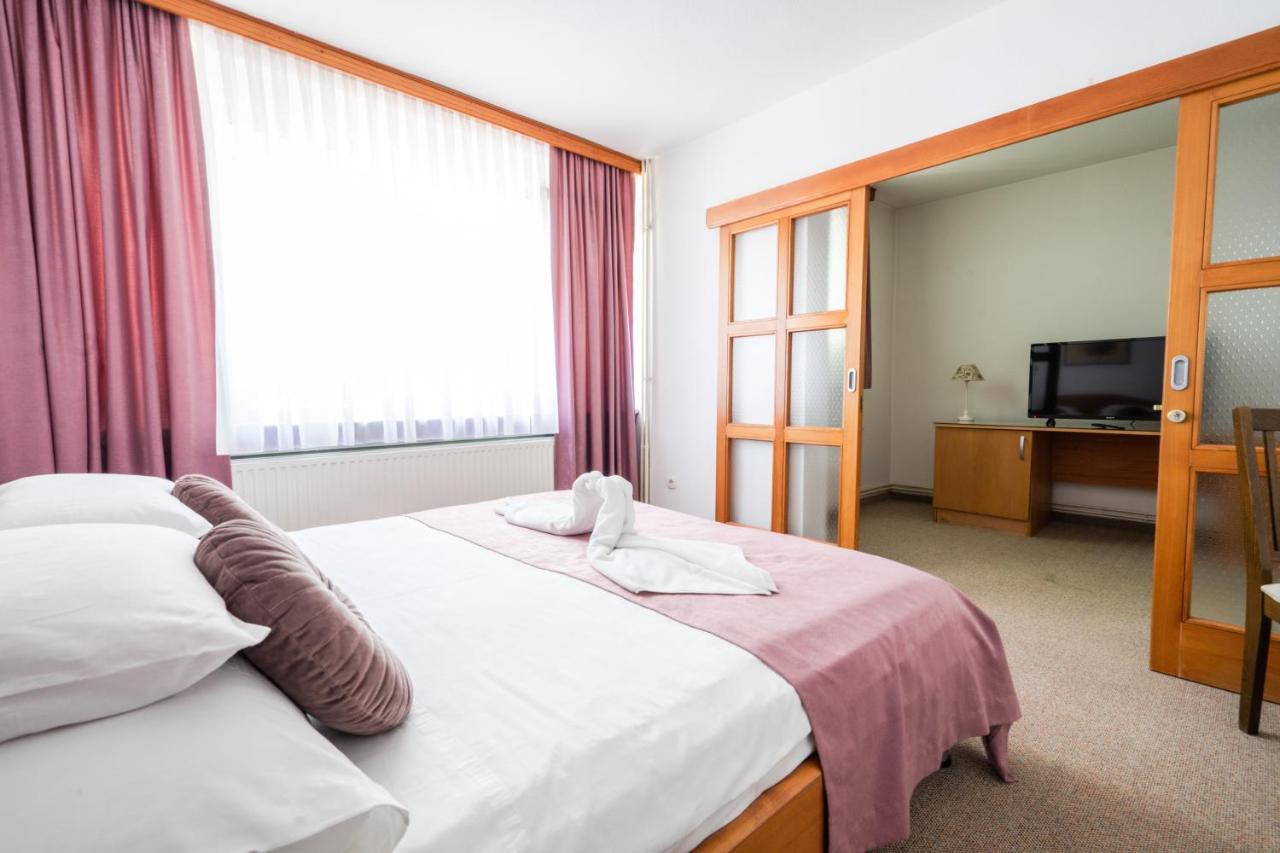Park Hotel Bihać エクステリア 写真