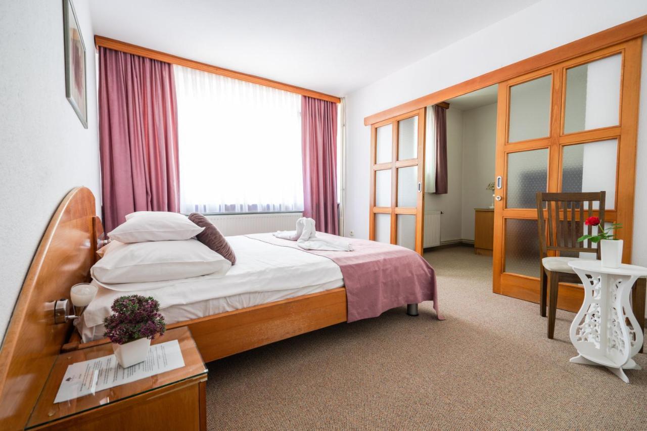 Park Hotel Bihać エクステリア 写真