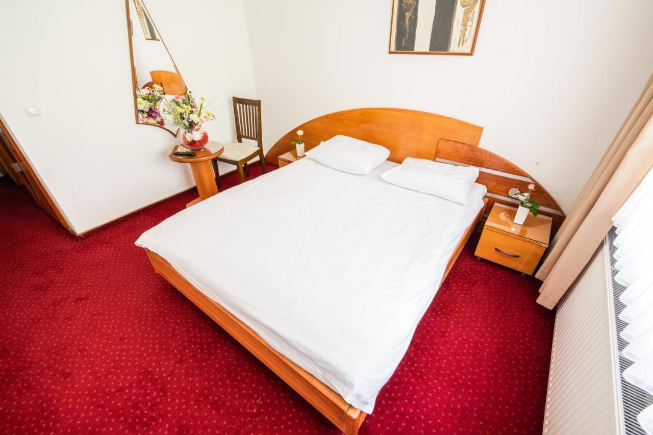 Park Hotel Bihać エクステリア 写真
