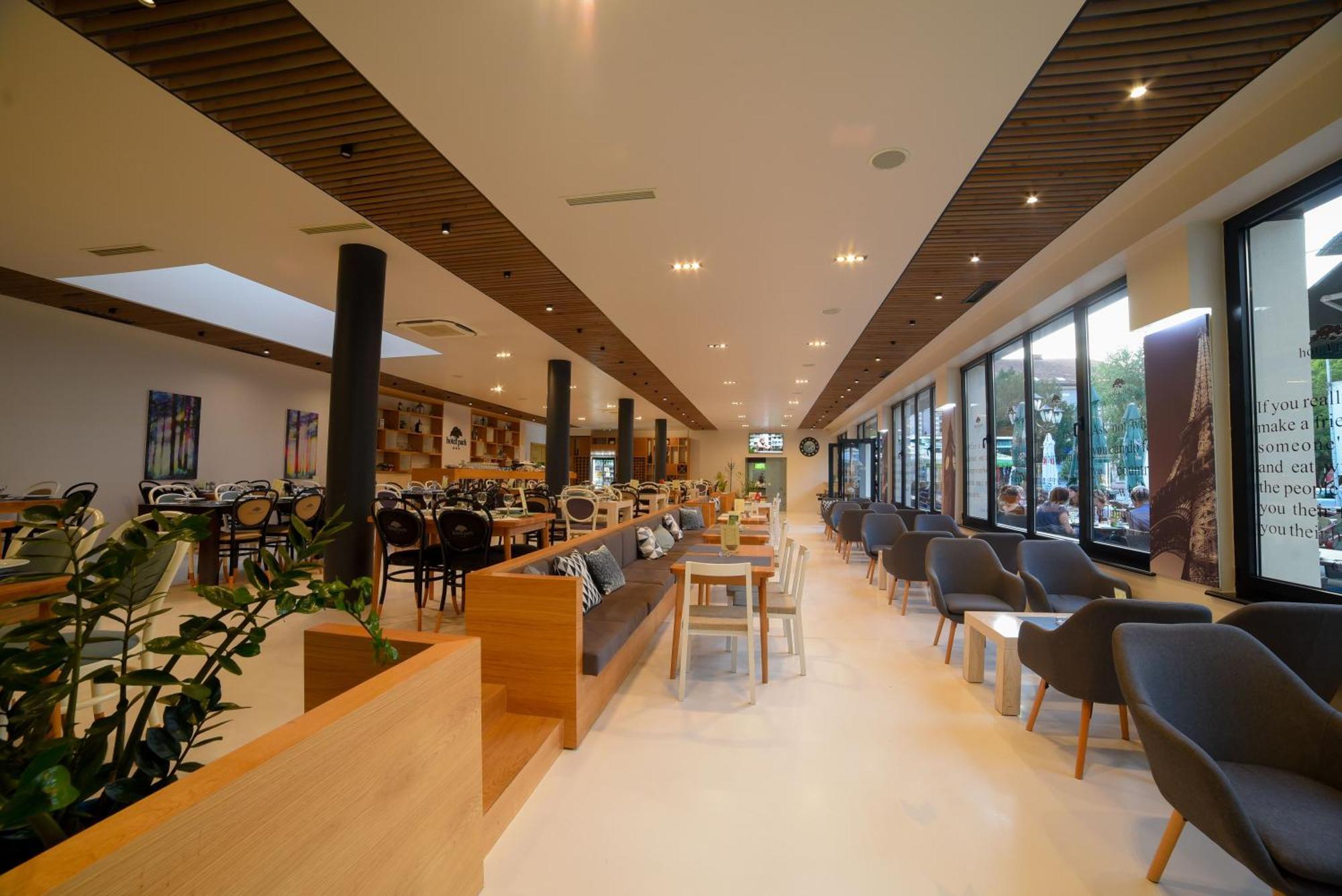 Park Hotel Bihać エクステリア 写真