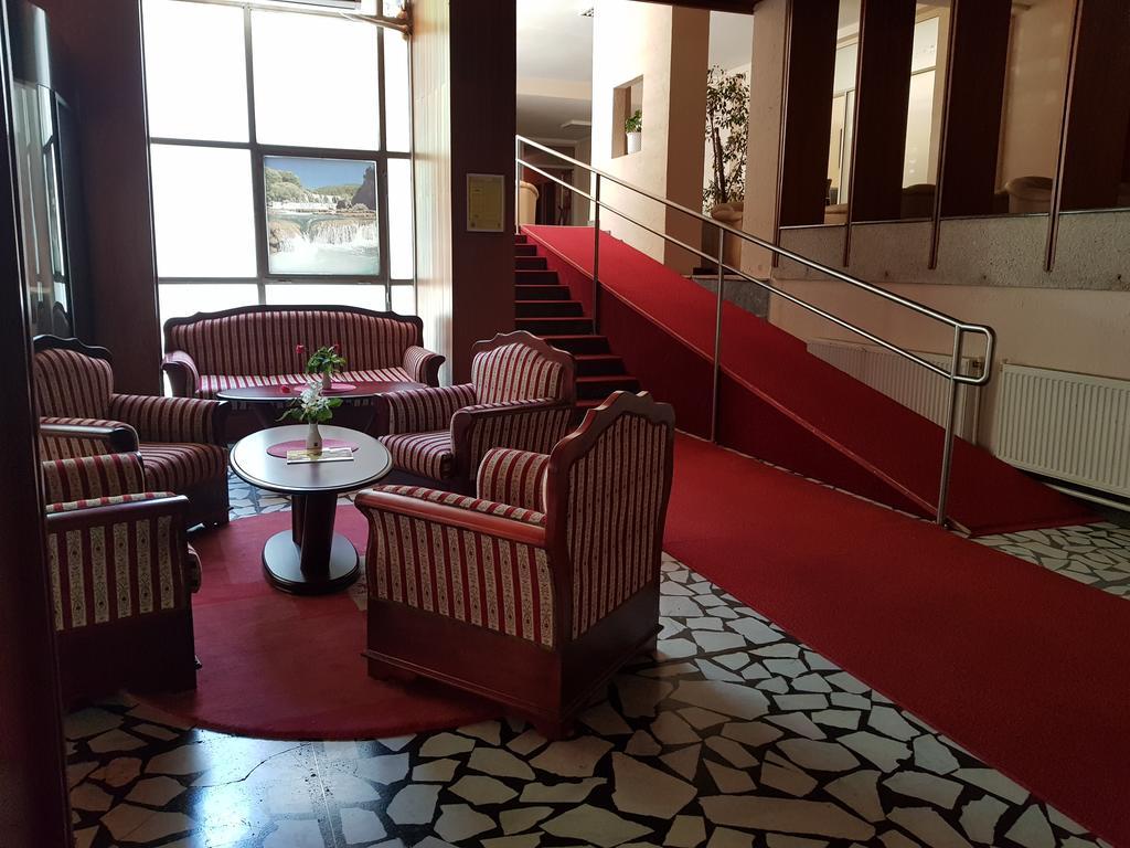 Park Hotel Bihać エクステリア 写真