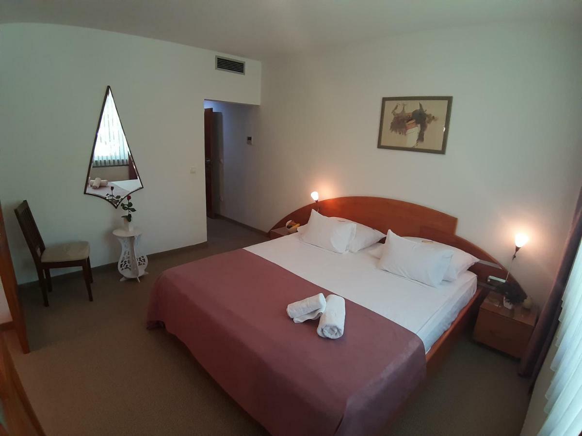Park Hotel Bihać エクステリア 写真